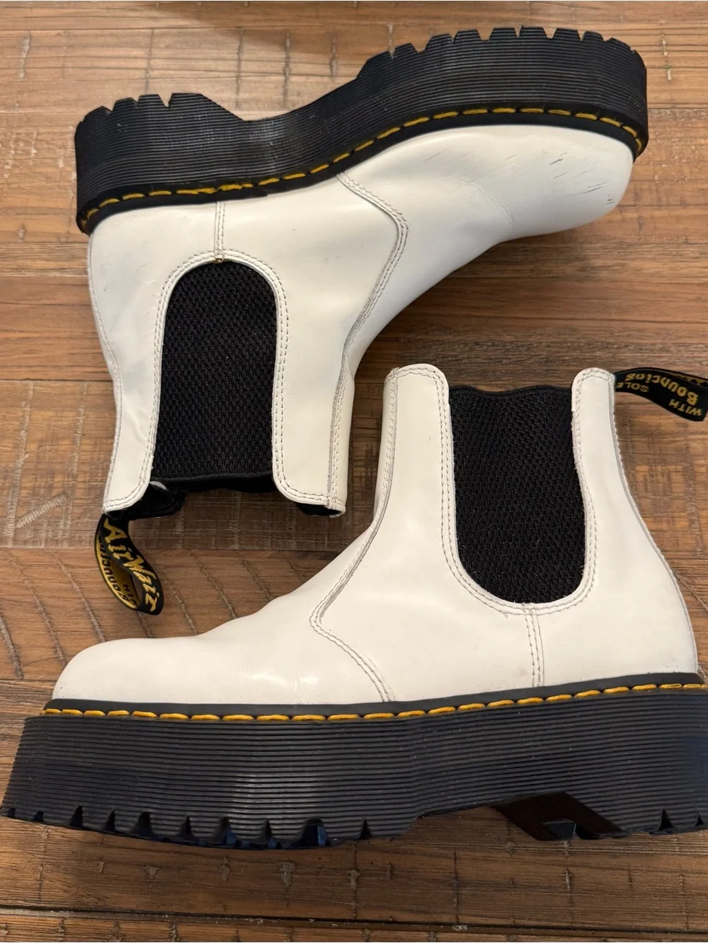 Dr. Martens 2976 Quad White Leather Platform Chelsea Boots Women’s Size 8 EU 39